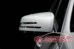 2014款奔驰E级四门轿车版