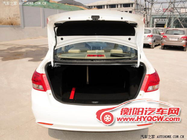 北京汽车北京汽车北京汽车E系列2013款 三厢 1.5L 自动乐尚版