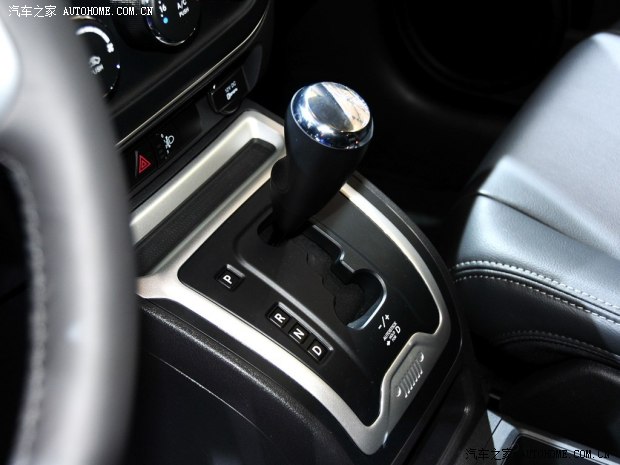 JeepJeep指南者2014款 2.4L 四驱蛇行珍藏版