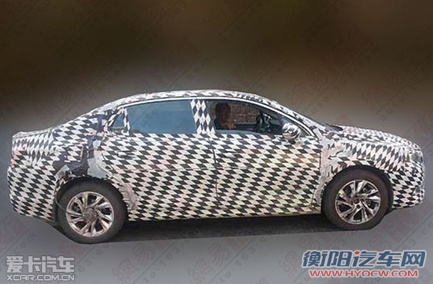 国产DS4三厢版谍照