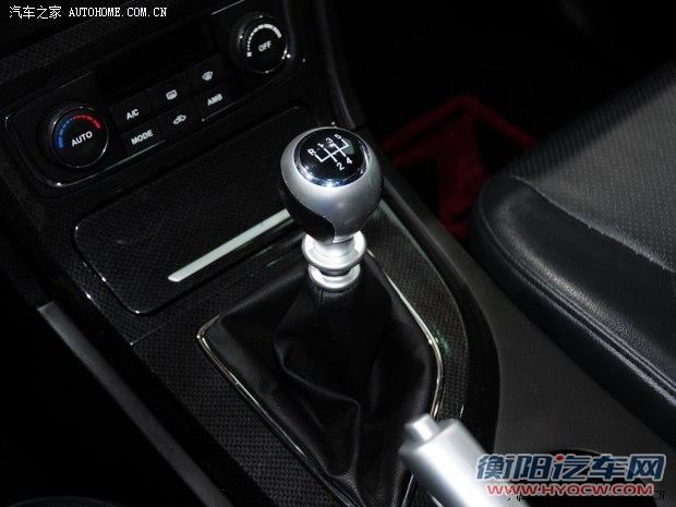 众泰众泰汽车众泰T6002014款 1.5T 手动尊贵型