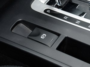 奔腾一汽奔腾奔腾X802013款 2.3L 自动旗舰型