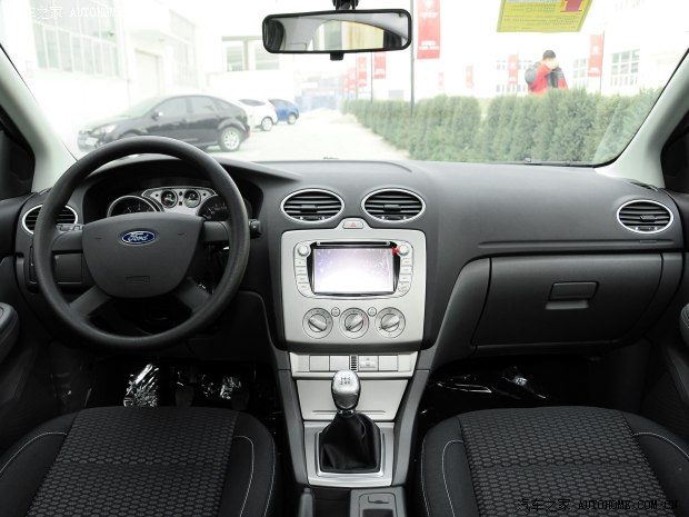 福特长安福特福克斯2013款 两厢经典 1.8L MT基本型