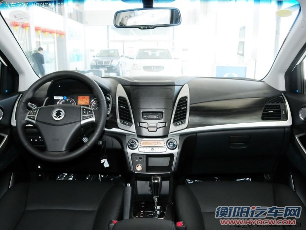 双龙双龙汽车柯兰多2014款 2.0L 汽油两驱自动精英导航版