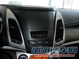 双龙双龙汽车柯兰多2014款 2.0L 汽油两驱自动精英导航版