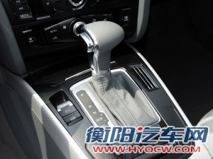 奥迪一汽-大众奥迪奥迪A4L2013款 35 TFSI 自动舒适型