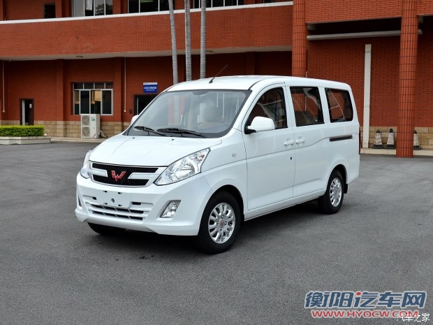 上汽通用五菱 五菱宏光V 2015款 1.5L基本型