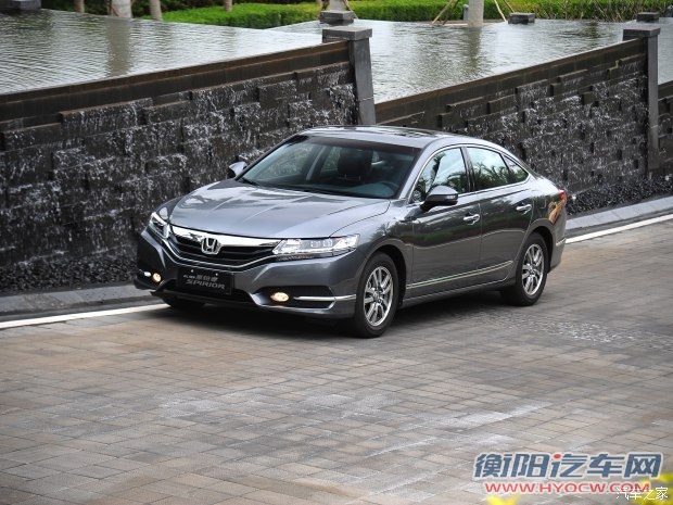 东风本田 思铂睿 2015款 2.0L 尊贵版