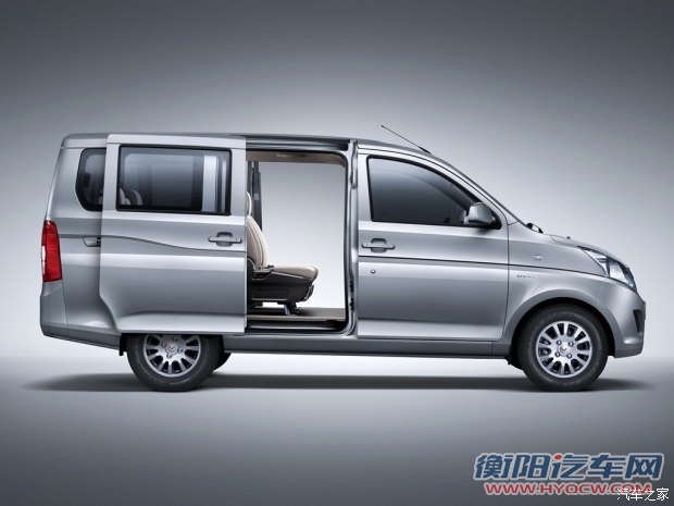 上汽通用五菱 五菱宏光V 2015款 1.5L基本型