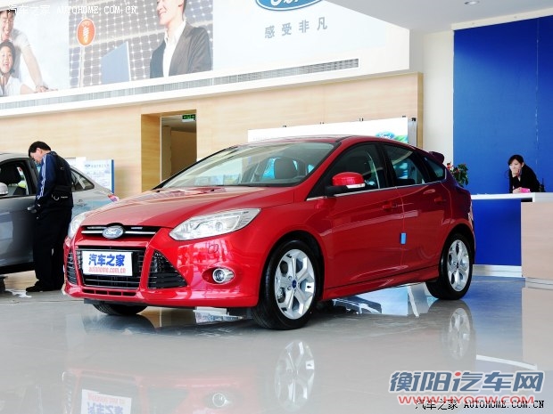 福特长安福特福克斯2012款 两厢 2.0L AT豪华运动型