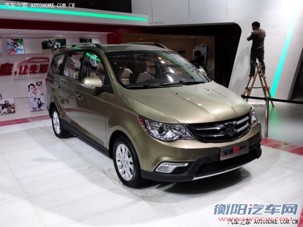 上汽通用五菱 宝骏730 2014款 1.5L 手动豪华型 7座