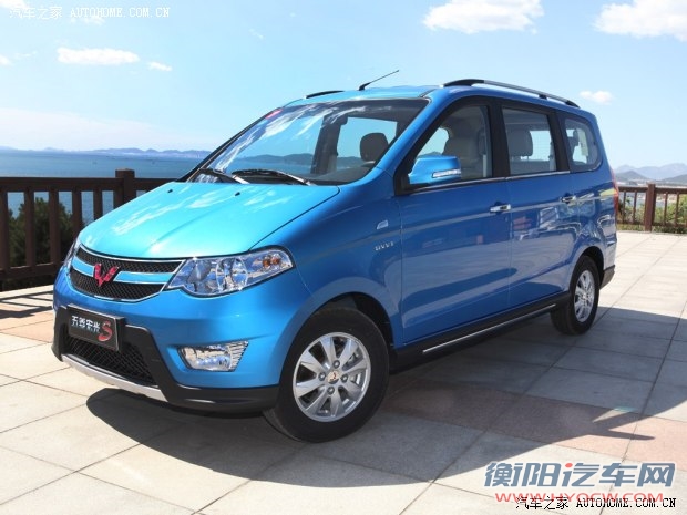 上汽通用五菱 五菱宏光 2014款 1.5L自动豪华型L2B