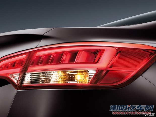 众泰汽车 众泰Z700 2015款 基本型